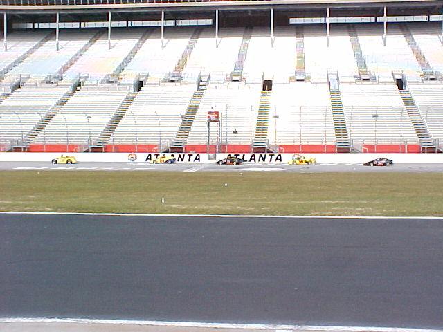 racingdownfrontstretchatlanta1-12-03.jpg (66221 bytes)